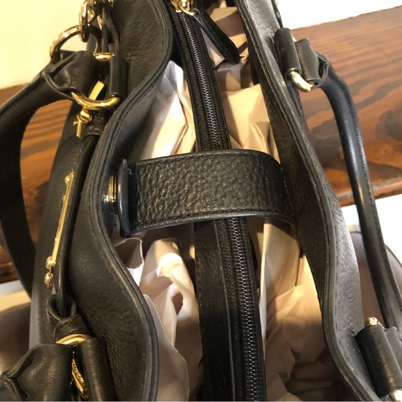 MICHAEL KORS Tumbled Black Leather Crossbody Satchel Gold Hardware - Picture 4 of 14